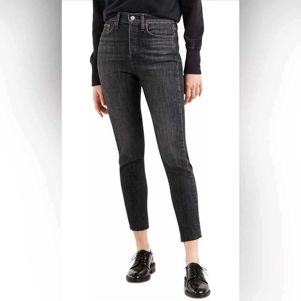 Levi’s women’s skinny Wedgie jeans size 25